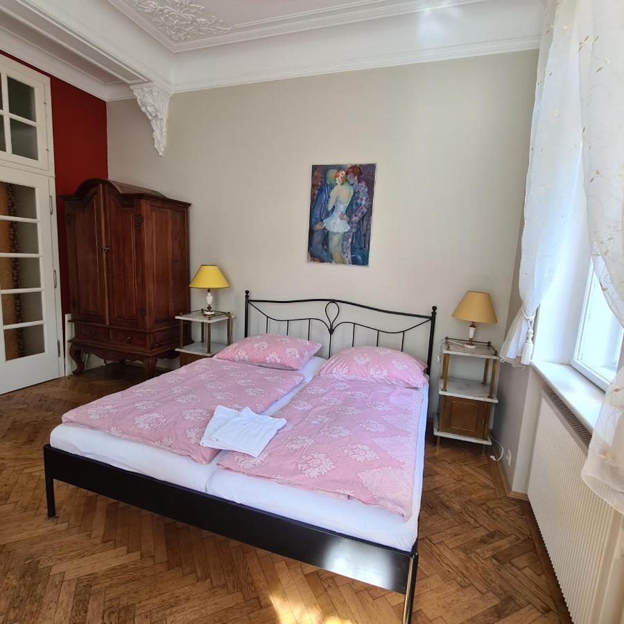 Apartmany Vila Liberty Κάρλοβι Βάρι Εξωτερικό φωτογραφία