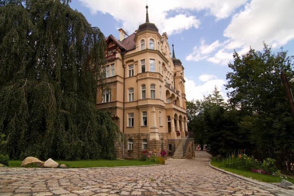 Apartmany Vila Liberty Κάρλοβι Βάρι Εξωτερικό φωτογραφία