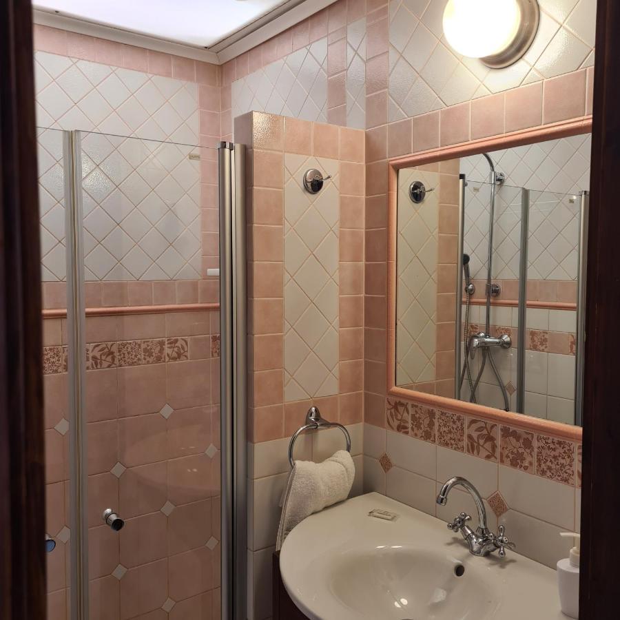 Apartmany Vila Liberty Κάρλοβι Βάρι Εξωτερικό φωτογραφία